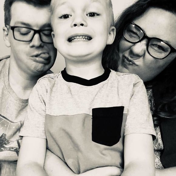 Meet your Posher, Nicole - Picture 1 of 1